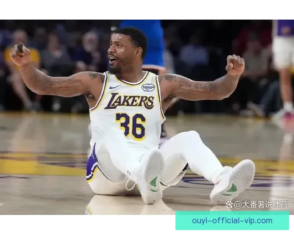 湖人队记者透露斯马特放弃540万球员选项 多支球队或以中产特例争抢