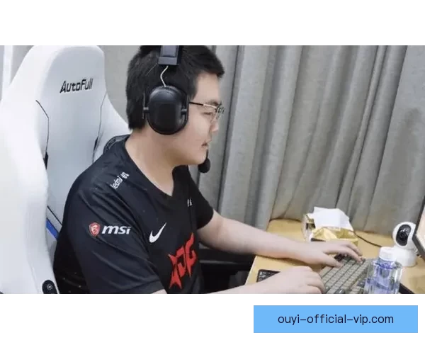 足球新星李刚仁闪耀赛场展现惊人潜力与非凡实力 足球新星李刚仁闪耀赛场展现惊人潜力与非凡实力